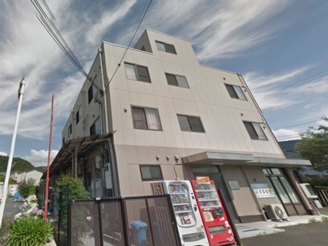 多機能型建物の外観 外観4 清潔感のある外観は、地域に溶け込む落ち着いたデザインです。訪れる人を優しく迎え入れる佇まいが印象的です。