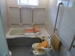 安全な介護用浴室設備