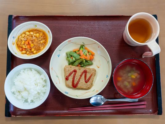 栄養満点の食事提供