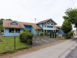 清潔感のある施設の外観