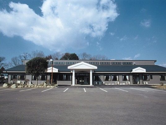 建物正面の外観  