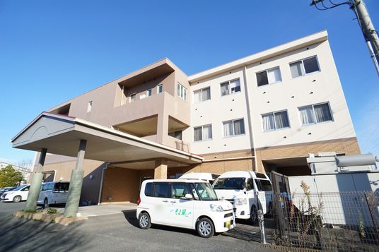 清潔感のある施設の外観