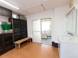 居室の清潔感ある景色