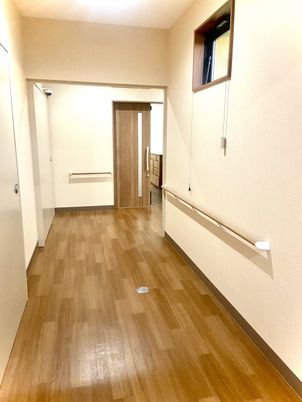 手すり付きの廊下