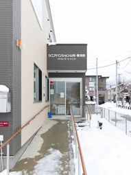 冬のエントランス正面