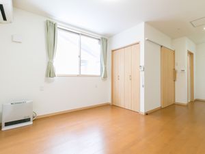 明るい居室の一角