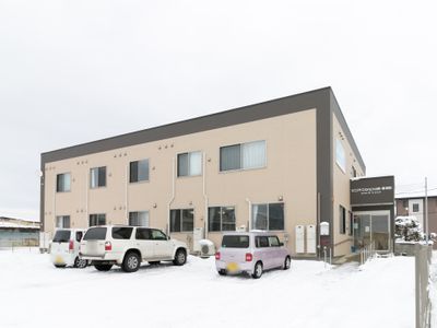 雪に覆われた建物外観