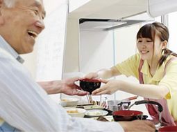 笑顔の食事サポート