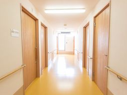 廊下の明るいイメージ