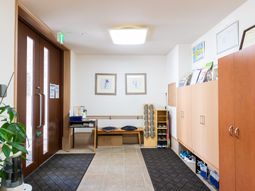 明るい玄関ロビー