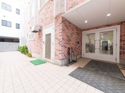 赤レンガ造りのエントランス