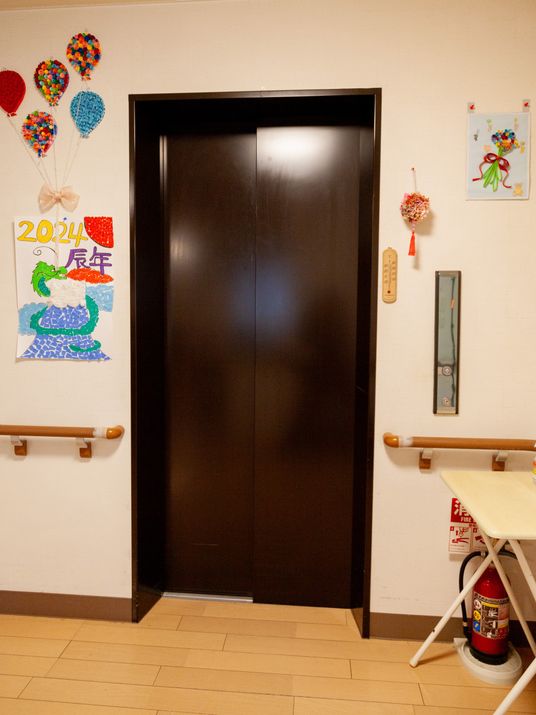 手作り感ある廊下の一角