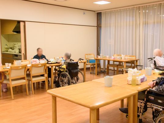 居室での食事風景