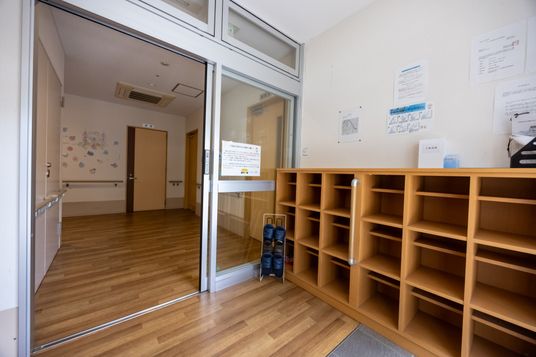 広々とした廊下の趣