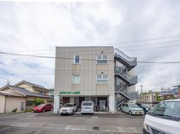 広々とした外観