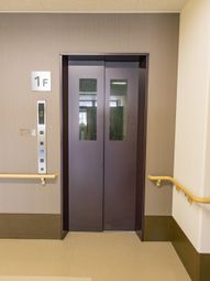 バリアフリーのエレベーター