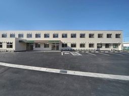 新築そうな建物の外観