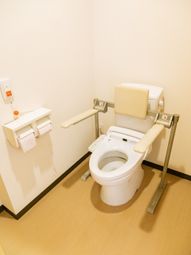 バリアフリー対応のトイレ