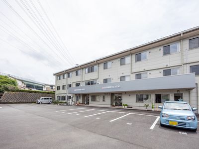ゆったりした外観の建物