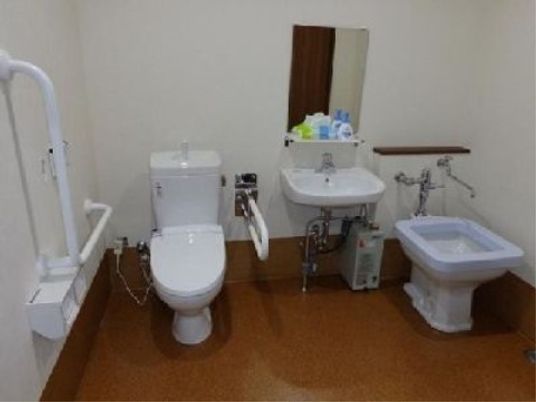 手すり付きトイレ空間