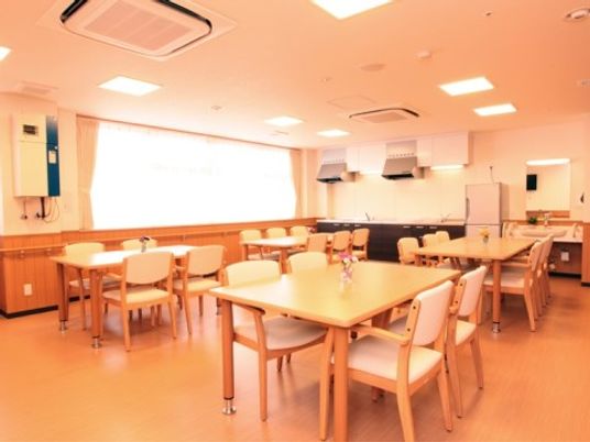 広々としたキレイな食堂