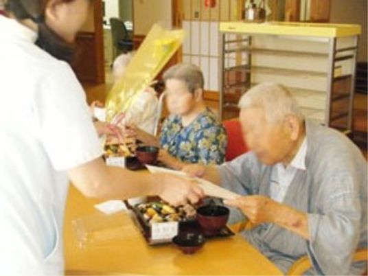 スタッフと入居者施設