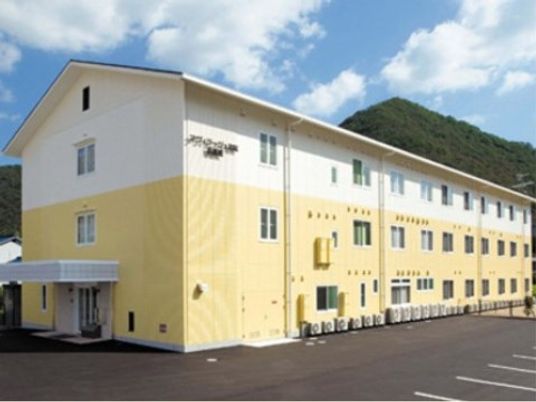 広々とした施設外観