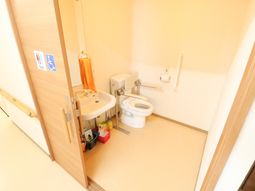 バリアフリーなトイレ空間