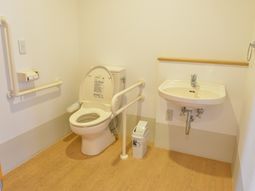 バリアフリーのトイレ設備