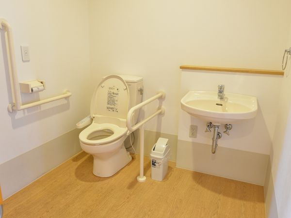 バリアフリーのトイレ設備