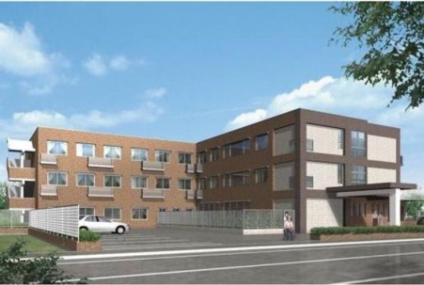 明るい日差しの外観