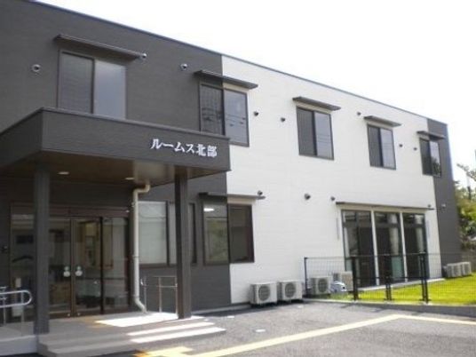 清潔感ある施設の入口