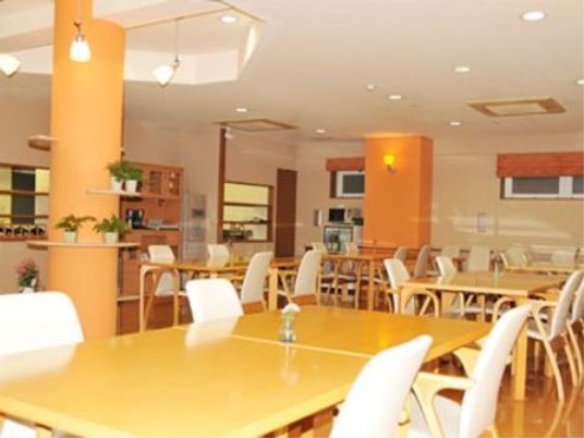 キレイな施設の食堂