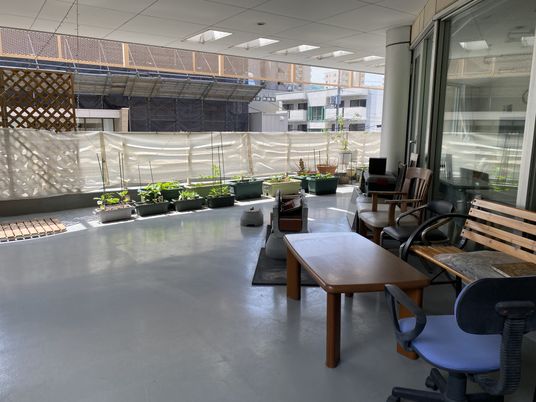 明るく開放的な多目的室