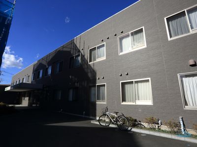 晴れた日の外観