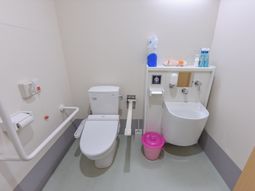清潔感あるトイレの様子