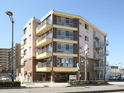 多階層の建物外観