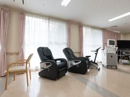 リラックス椅子とトレーニング器具