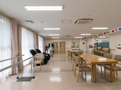 広々とした共有ダイニング