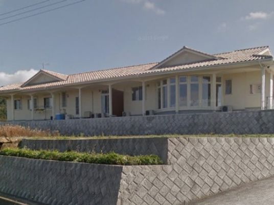広々とした明るい建物