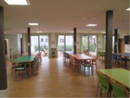 広々とした食堂の様子