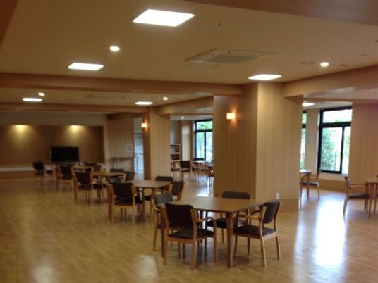 広々した明るい共有スペース