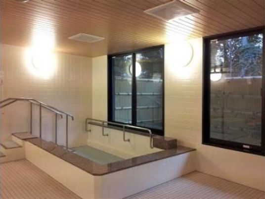 バリアフリーの浴室