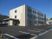 新しい白い建物外観