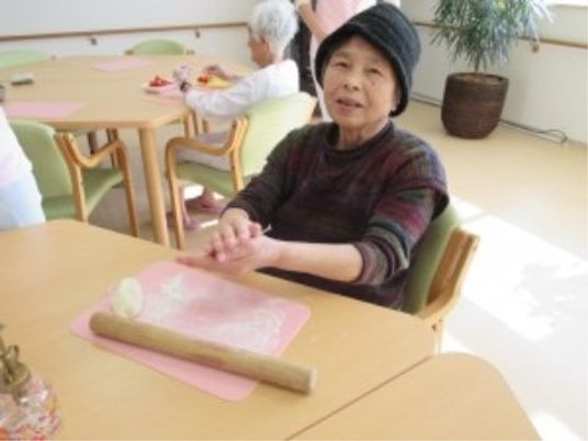 和やかな手作業の様子