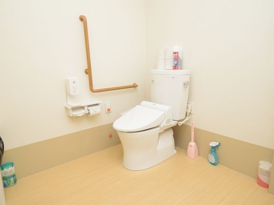 手すり付きトイレ設備