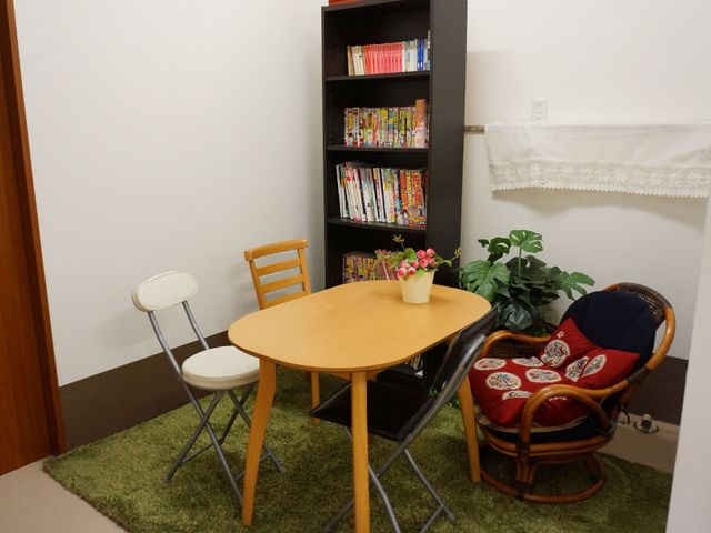  読書コーナーの和やかな空間 
