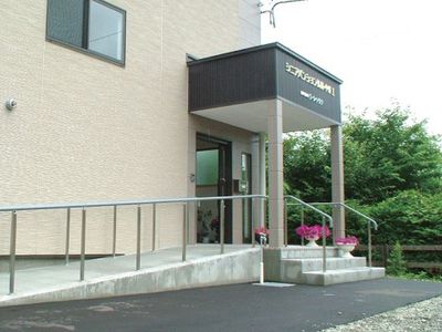 入口と緑のエントランス
