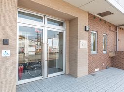 エントランスの外観