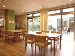 明るいダイニングルーム